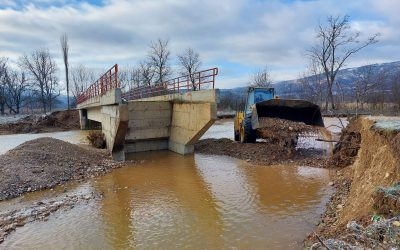 Се санира оштетениот мост во село Тработивиште