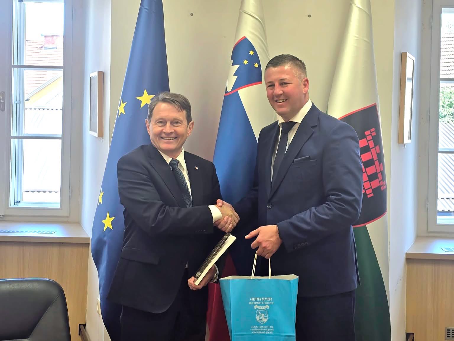 Македонско Делчево и словенечки Черномељ ја зацрврстуваат соработката