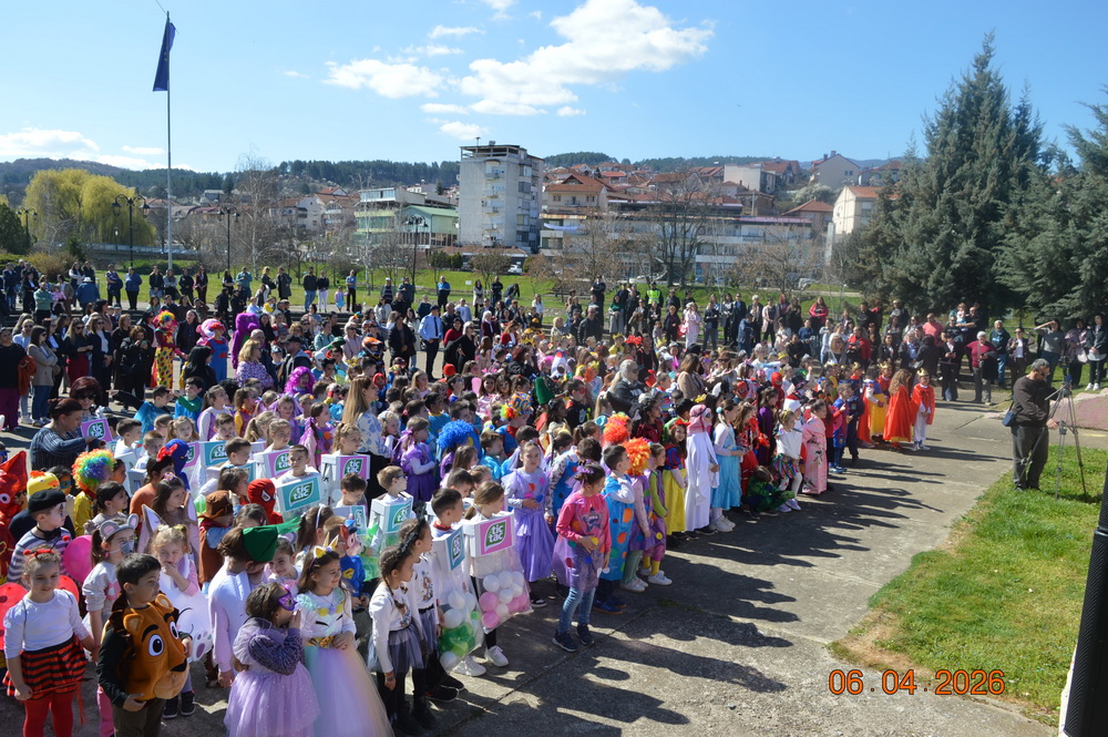 Светот на детската фантазија продефилира низ Делчево