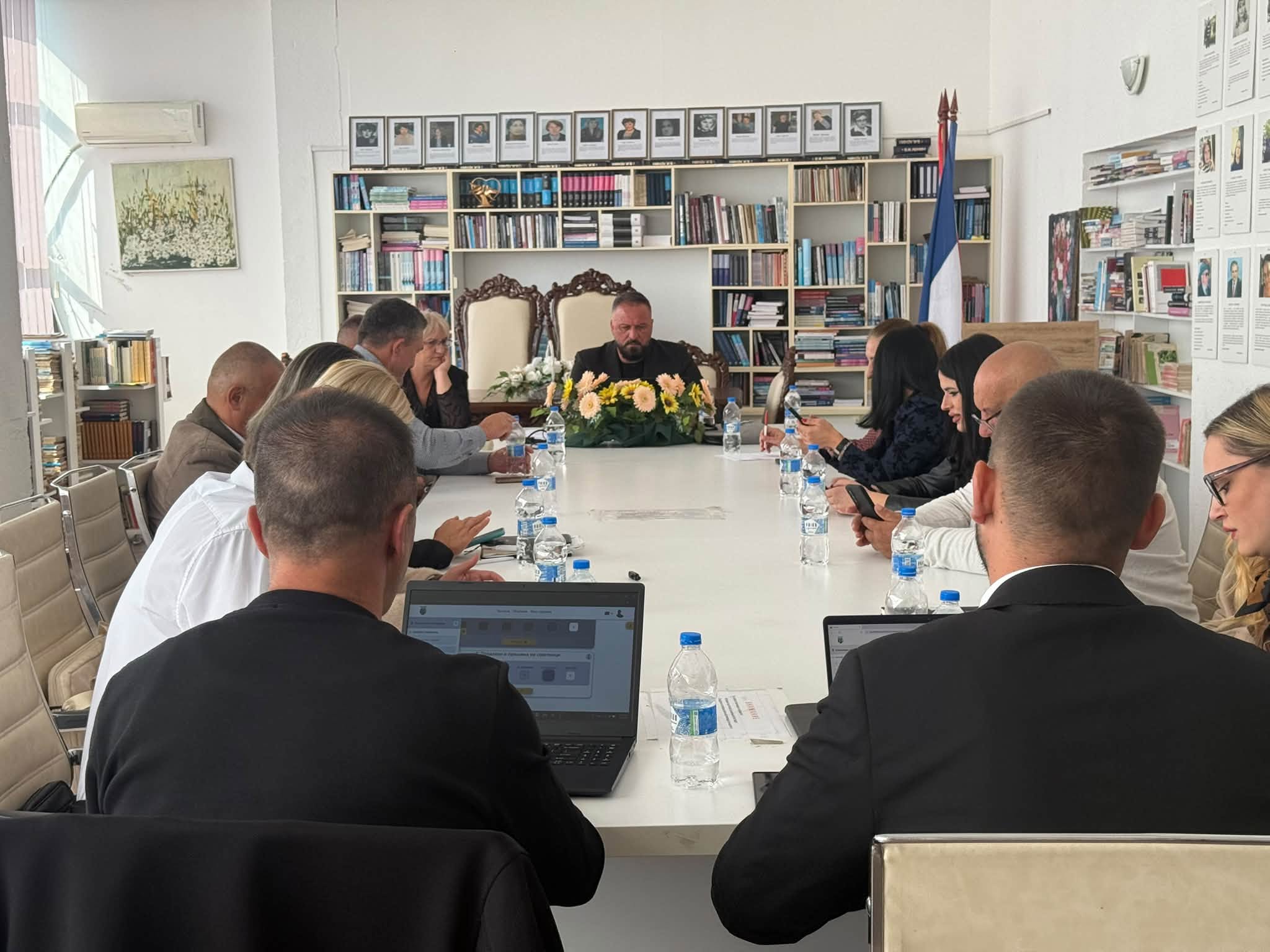 Советот на Општина Делчево: Поддршка за 15 деца Роми и ставање во функција на поранешните подрачни училишта