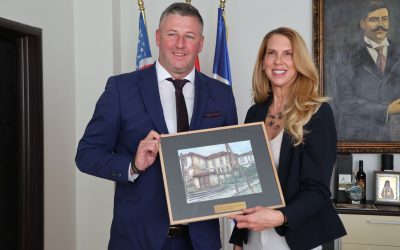Амбасадорката на САД, Никол Варнес во посета на Делчево: Предизвиците и можностите за економска соработка во фокусот на средбата со градоначалникот Гоцевски